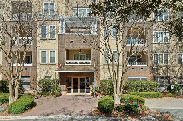 $799,000 | 200 River Landing Drive, Unit 105F, Charleston, SC 29492
