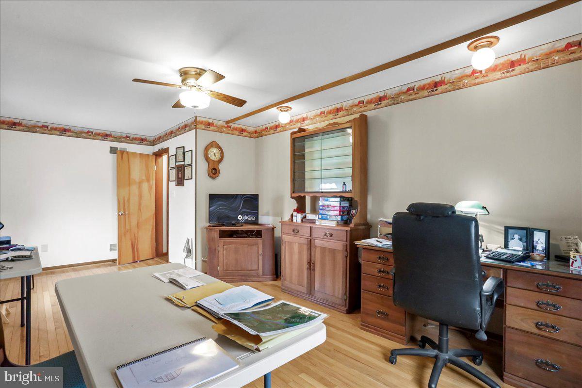 8920 Orndorff Road Emmitsburg, MD 21727 - Photo 63 of 91 a workspace with furniture and window