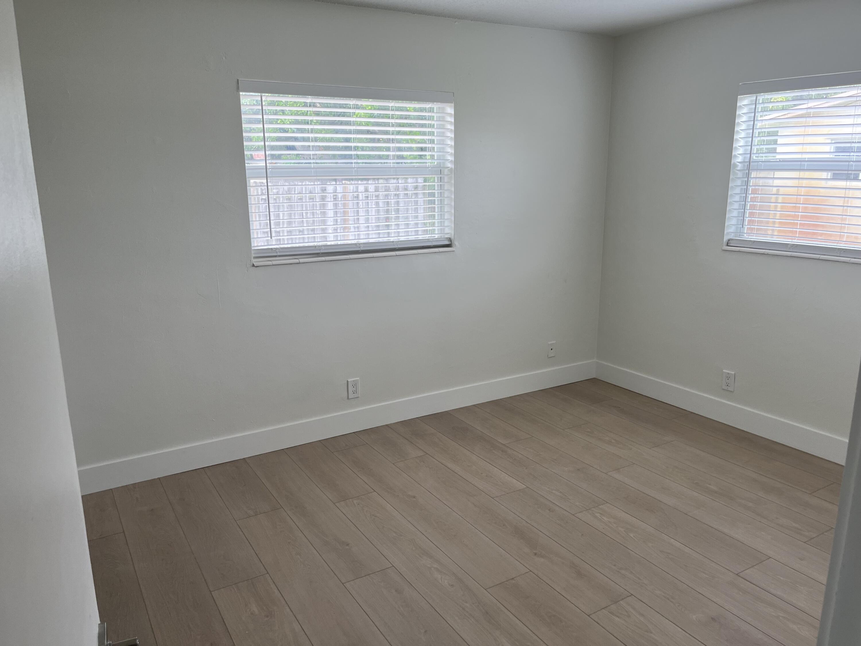 196 Northeast 28th Street Boca Raton, FL 33431 - Photo 6 of 10 196 NE 28th Street