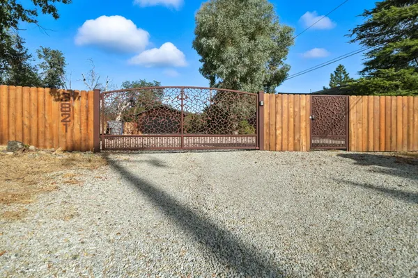 $639,900 | 3821 Pebble Drive, Redding, CA 96001