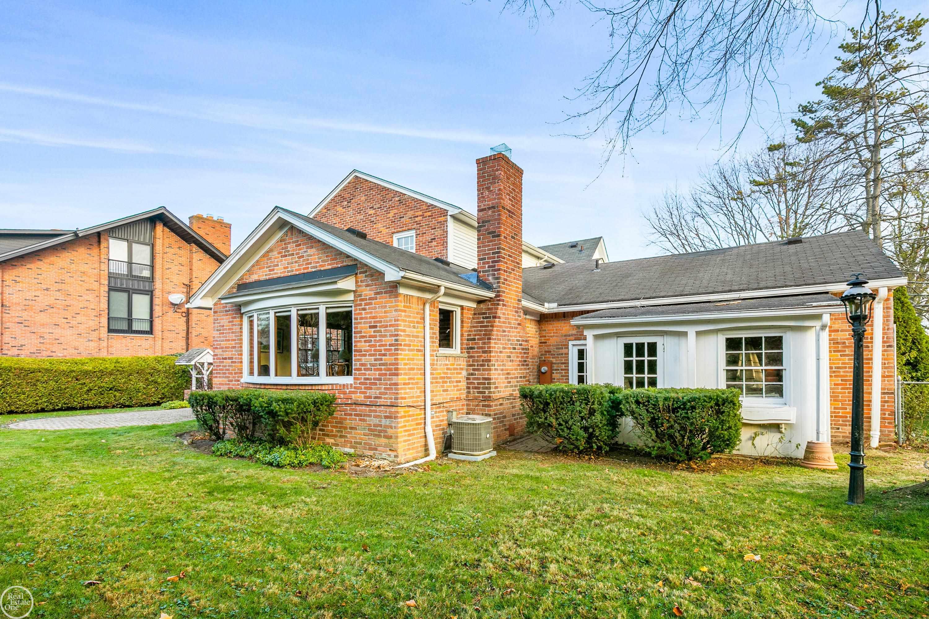 755 Lake Shore Road Grosse Pointe, MI 48236 - Photo 62 of 66 50097157-61.JPG