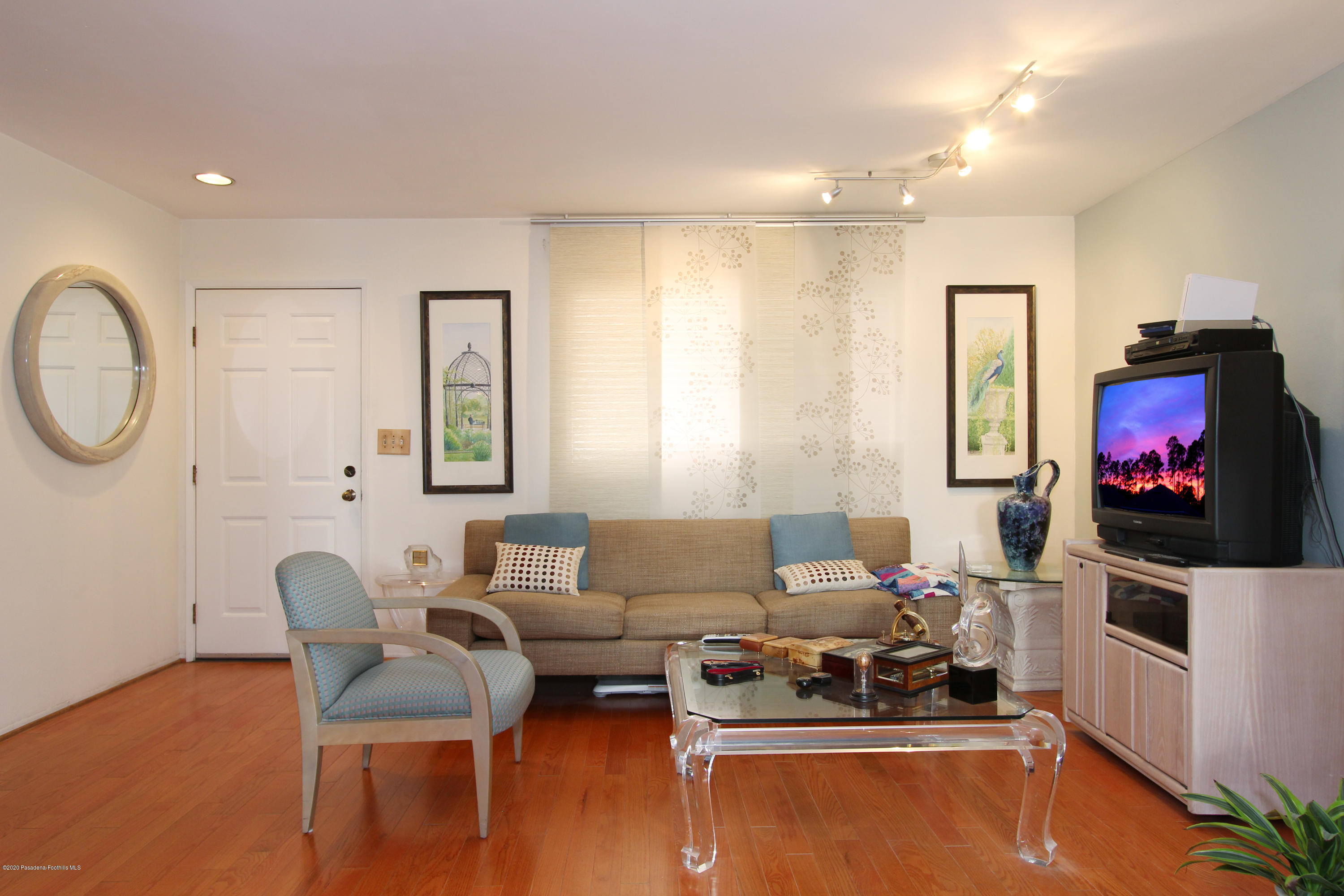 246 Alpine Street, Unit 5 Pasadena, CA 91106 - Photo 1 of 17 living_rm_a