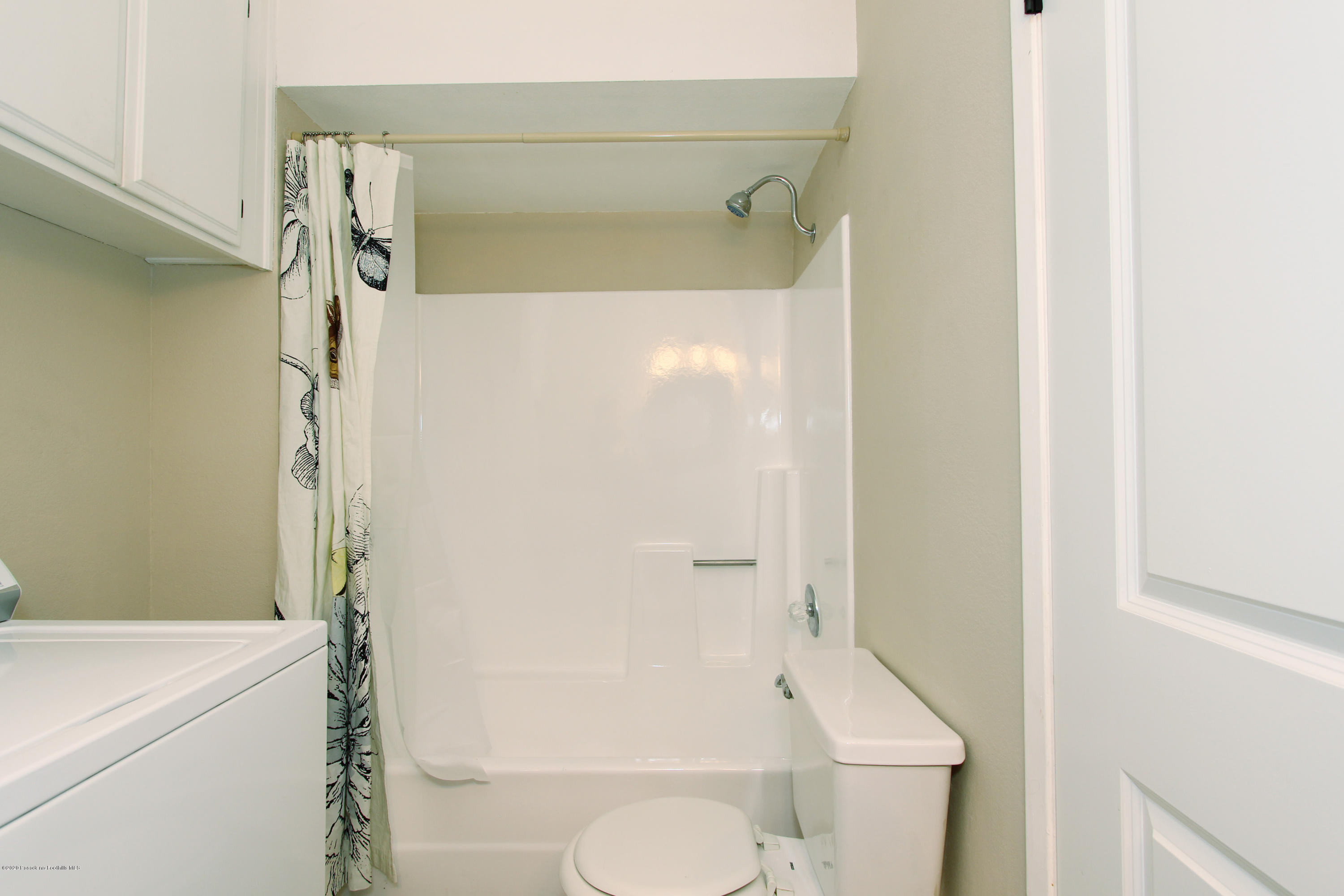 246 Alpine Street, Unit 5 Pasadena, CA 91106 - Photo 7 of 17 bath_b