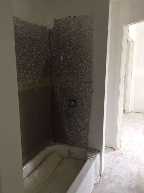 293 Harris Branch Road Madisonville, TN 37354 - Photo 22 of 31 a bathroom with a bathtub