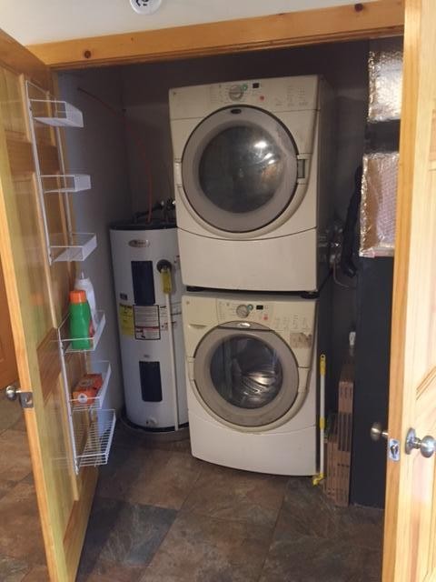 293 Harris Branch Road Madisonville, TN 37354 - Photo 7 of 31 a utility room with dryer and washer