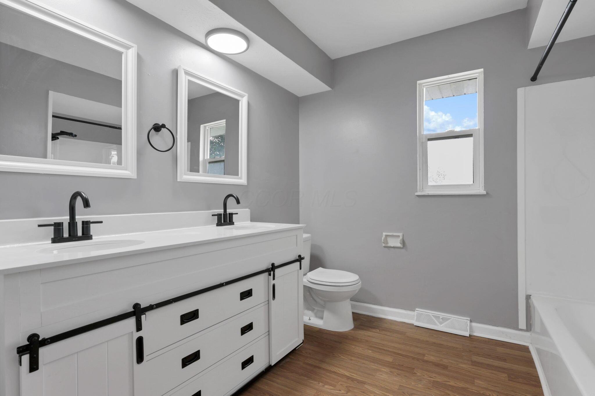 1698 Woodcrest Road Columbus, OH 43232 - Photo 25 of 51 25-web-or-mls-0D3A2342
