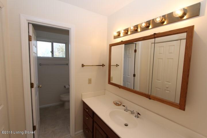 1052 Greenbriar Road Lawrenceburg, KY 40342 - Photo 65 of 67 Upstairs Full Bath