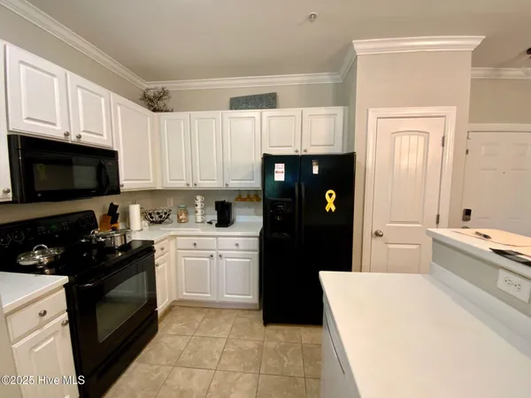 $2,000 | 100 Gateway Condos Drive, Unit 113, Surf City, NC 28445