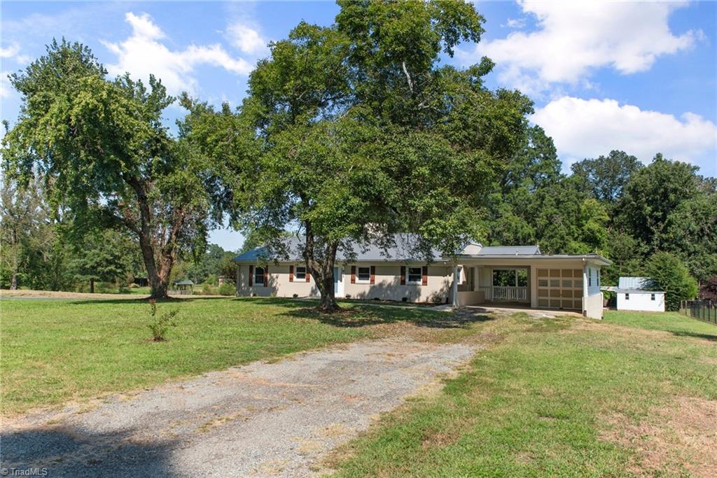 911 Foxfire Road Asheboro, NC 27205 - Photo 3 of 31 Gallery Image 3