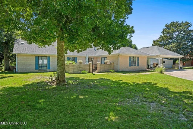 $269,900 | 1509 Oak Leaf Circle, Gautier, MS 39553