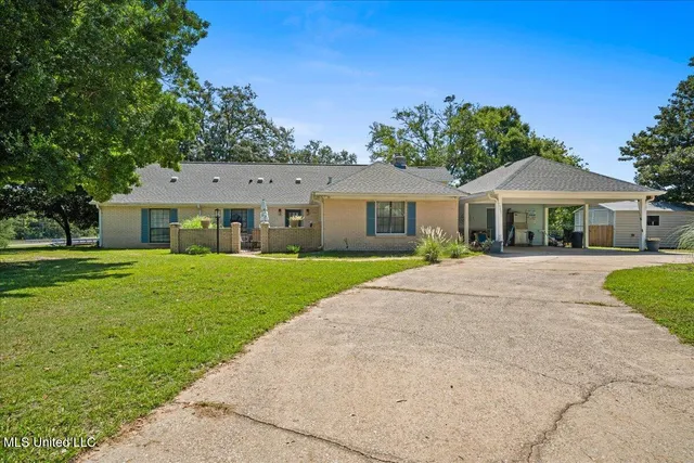 $269,900 | 1509 Oak Leaf Circle, Gautier, MS 39553