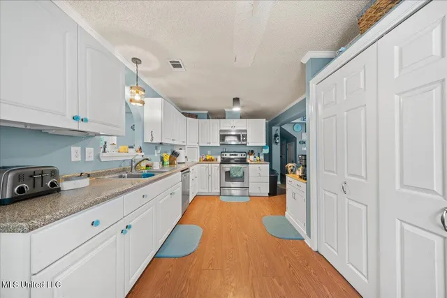 $269,900 | 1509 Oak Leaf Circle, Gautier, MS 39553