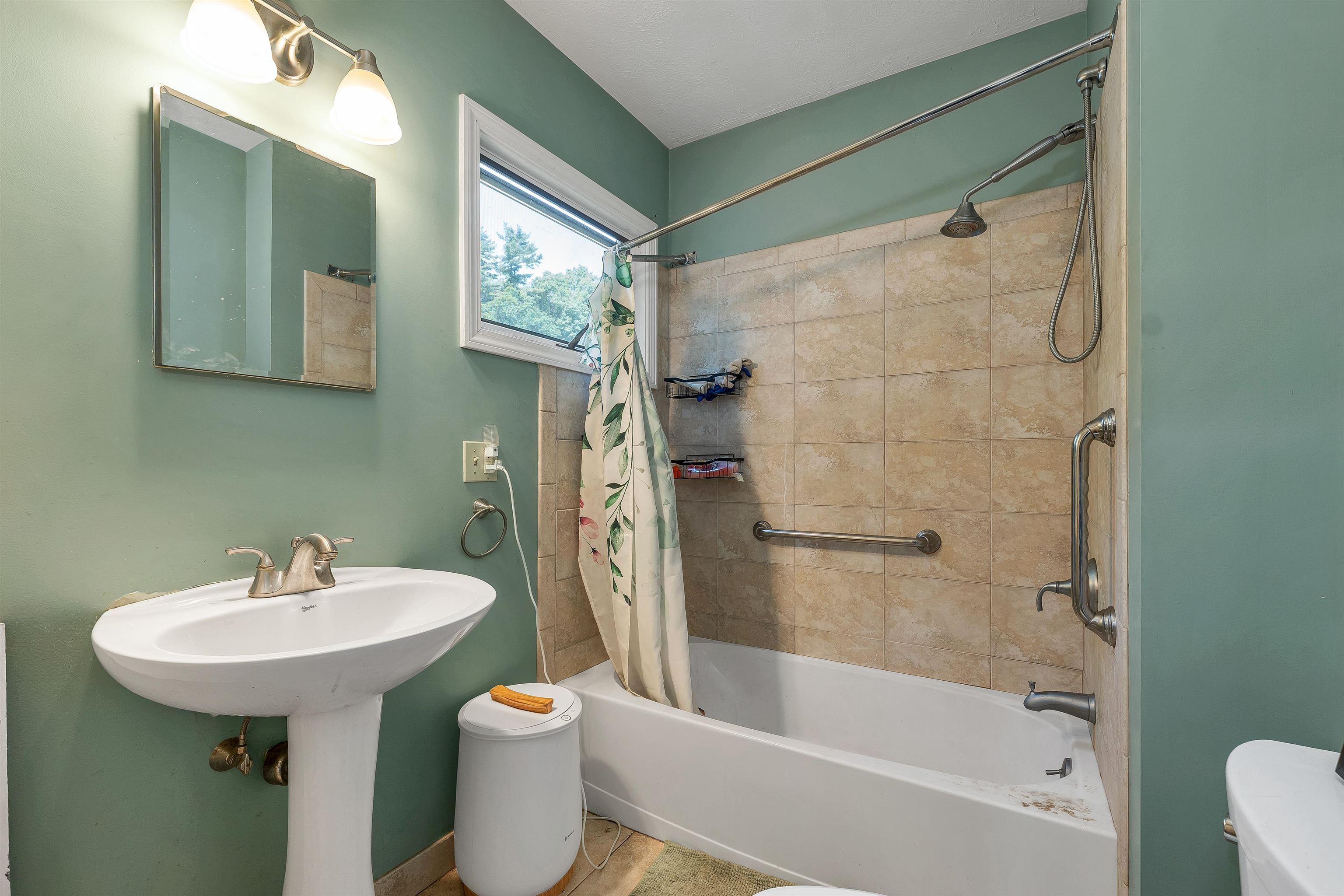 148 Allen Street Manchester, NH 03102 - Photo 21 of 30