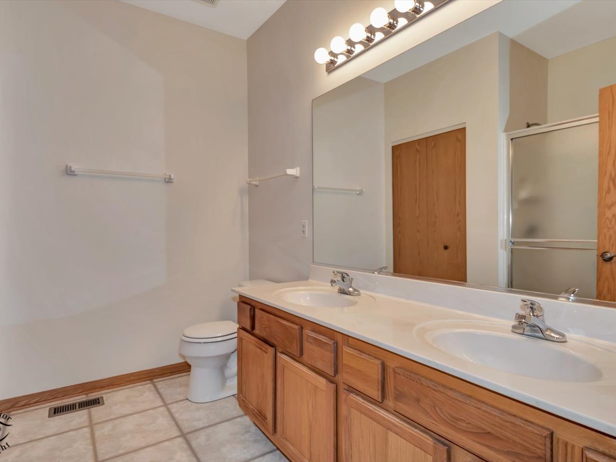 670 Wellston Lane Romeoville, IL 60446 - Photo 19 of 34