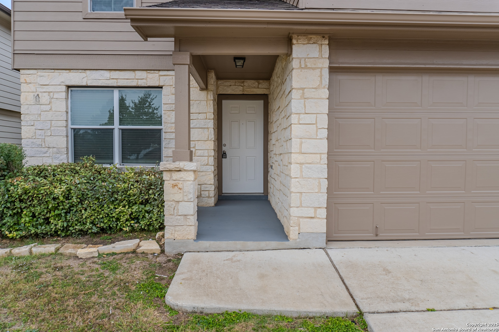 10129 Strasbourg Way Schertz, TX 78154 - Photo 4 of 24