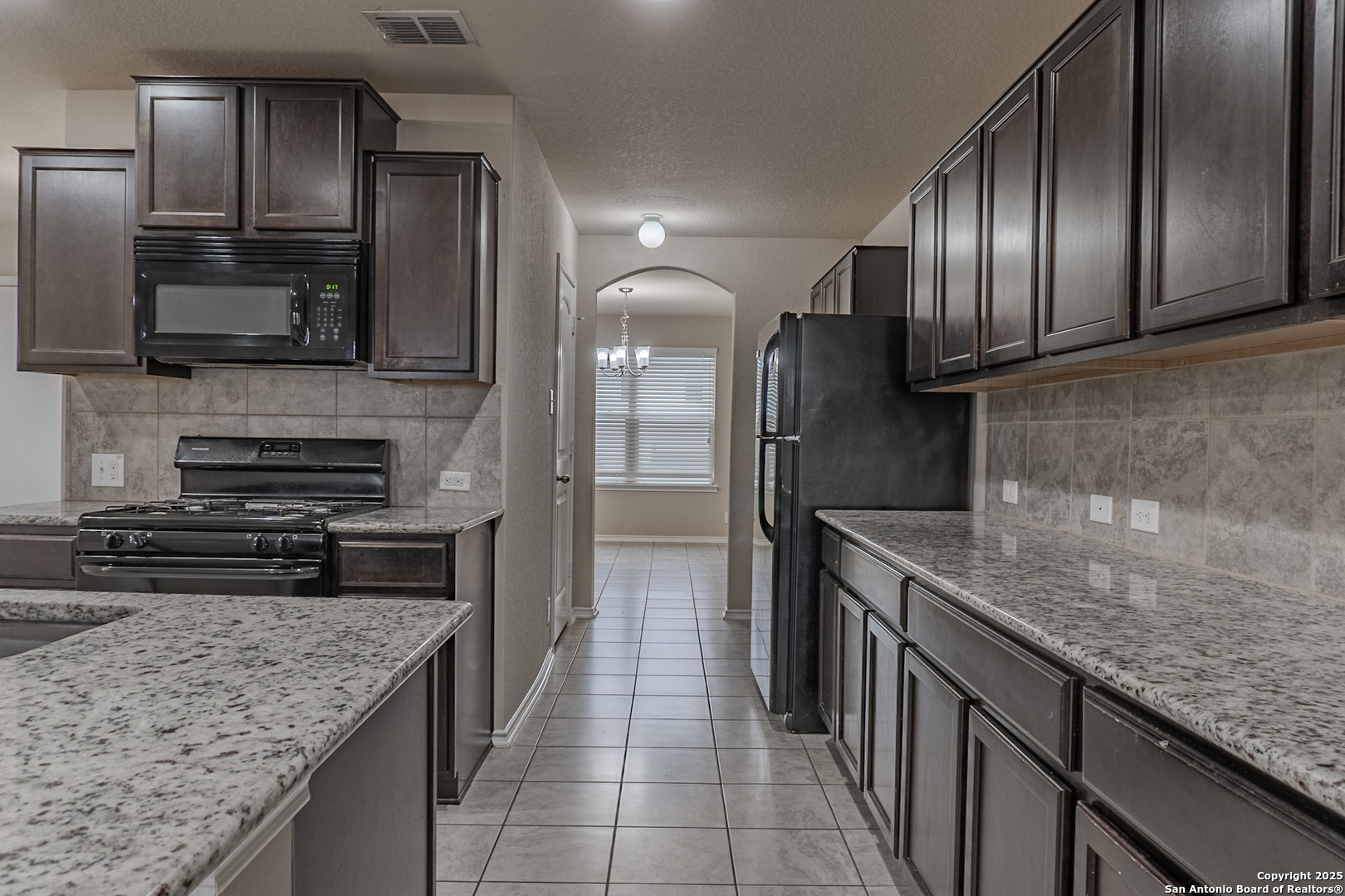 10129 Strasbourg Way Schertz, TX 78154 - Photo 9 of 24