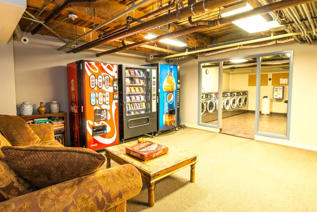 $2,350 | 225 West Huron Street, Unit 619, Chicago, IL 60654