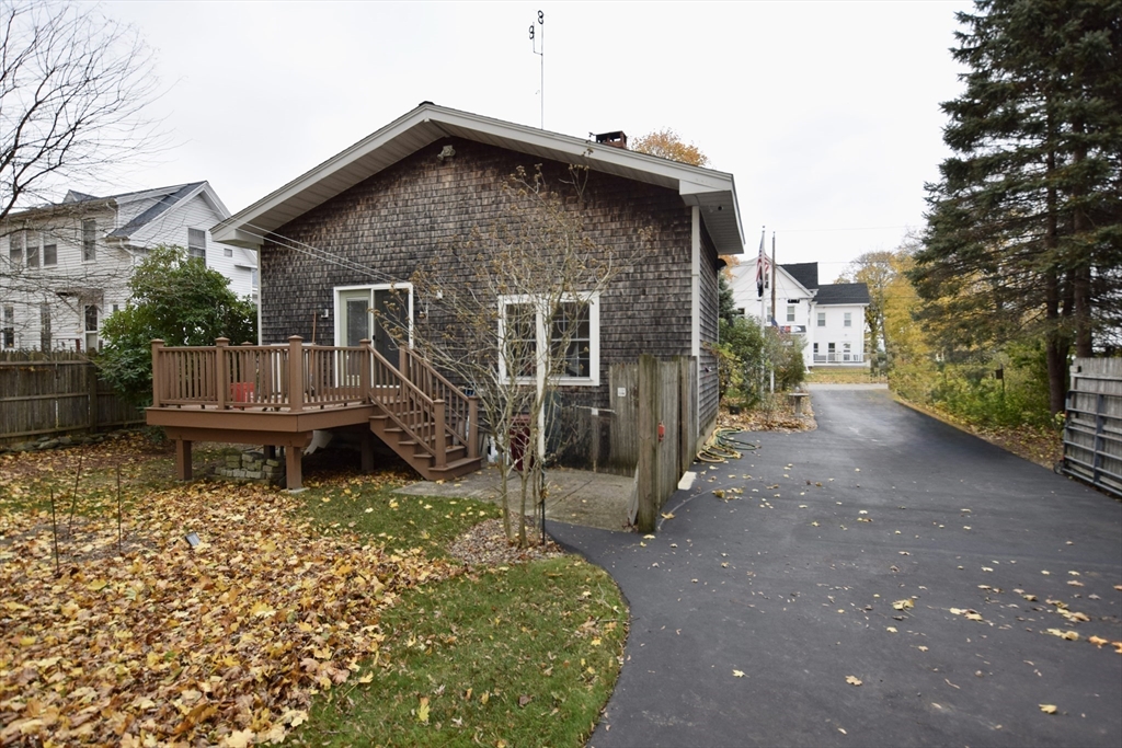 6 Barrows Street Middleboro, MA 02346 - Photo 4 of 41