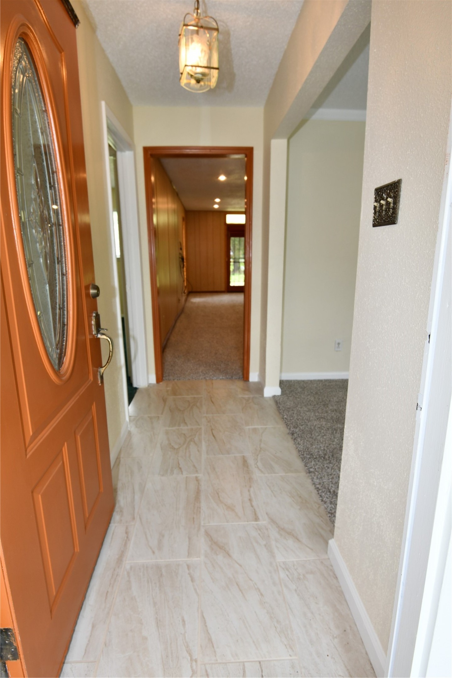 8518 Rinn Street Houston, TX 77078 - Photo 23 of 32 Front Entry Hallway
