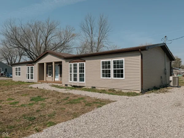 $200,000 | 747 Patterson Road, Columbus, IN 47203