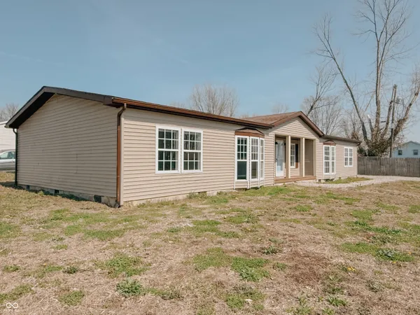 $200,000 | 747 Patterson Road, Columbus, IN 47203