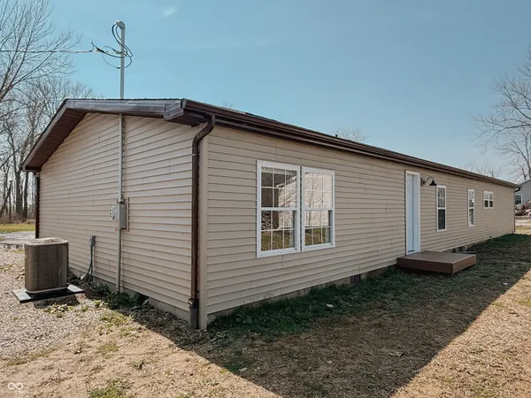 $200,000 | 747 Patterson Road, Columbus, IN 47203