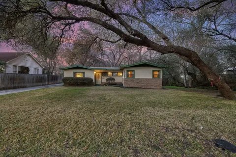 $1,100,000 | 2004 Griswold Lane, Austin, TX 78703