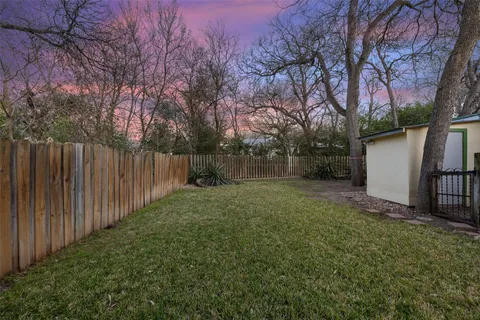 $999,950 | 2004 Griswold Lane, Austin, TX 78703