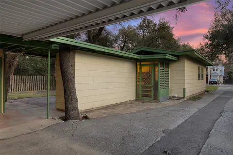 $999,950 | 2004 Griswold Lane, Austin, TX 78703