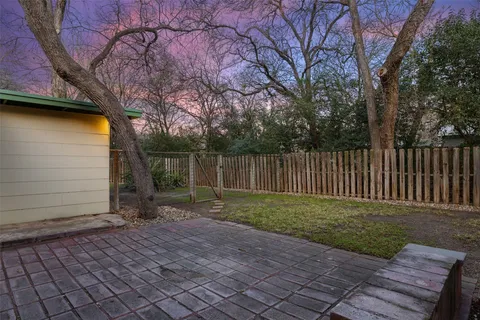 $999,950 | 2004 Griswold Lane, Austin, TX 78703
