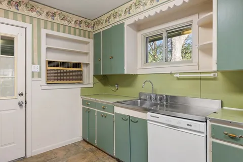 $1,100,000 | 2004 Griswold Lane, Austin, TX 78703