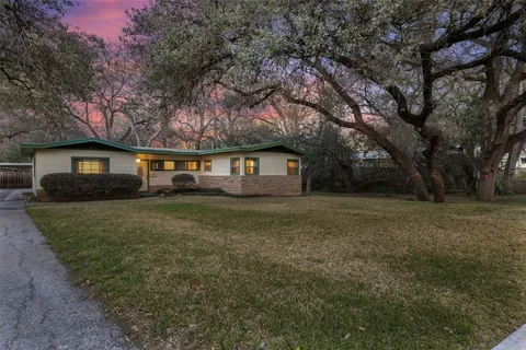 $999,950 | 2004 Griswold Lane, Austin, TX 78703