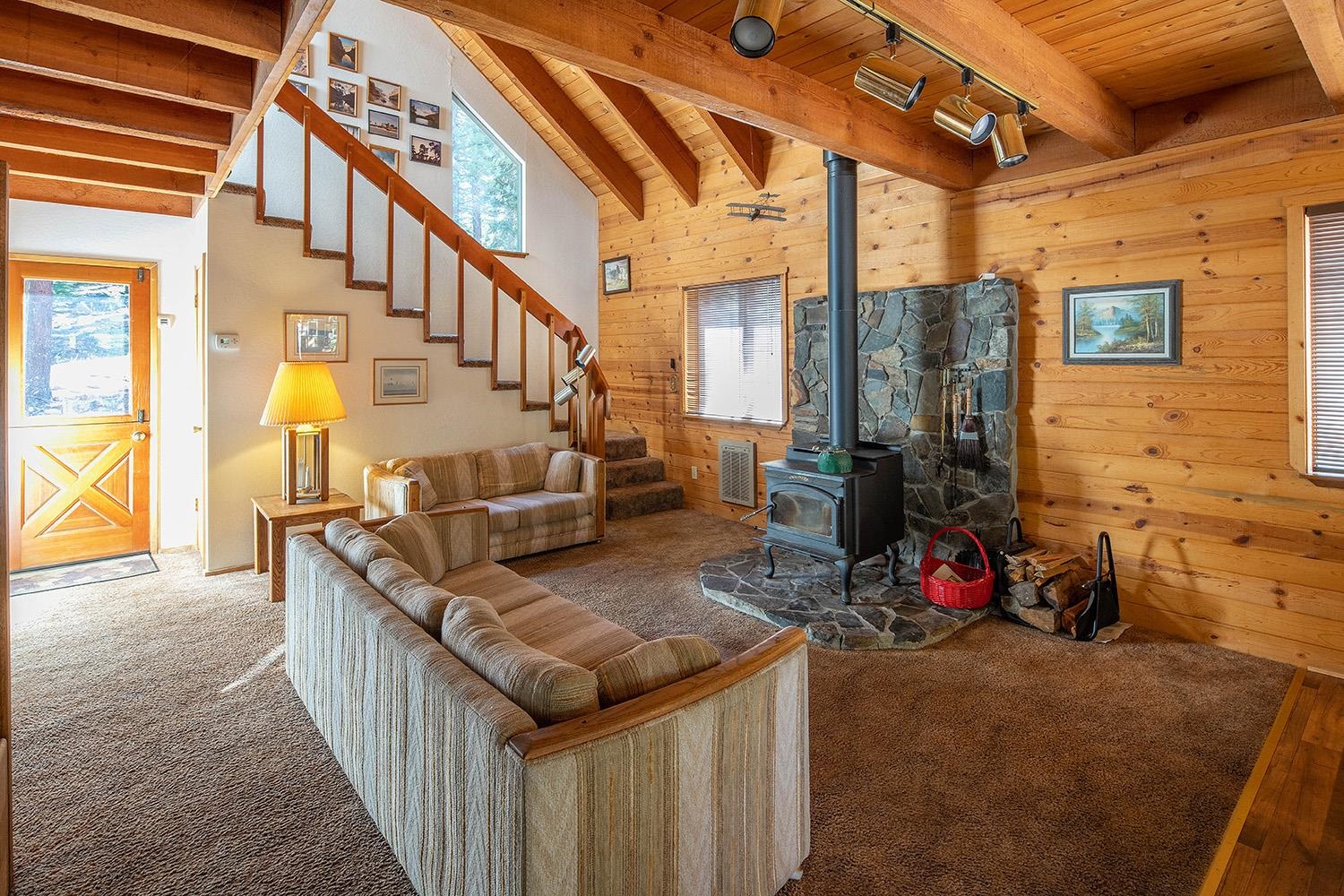 12119 Brookstone Drive Truckee, CA 96161 - Photo 4 of 21