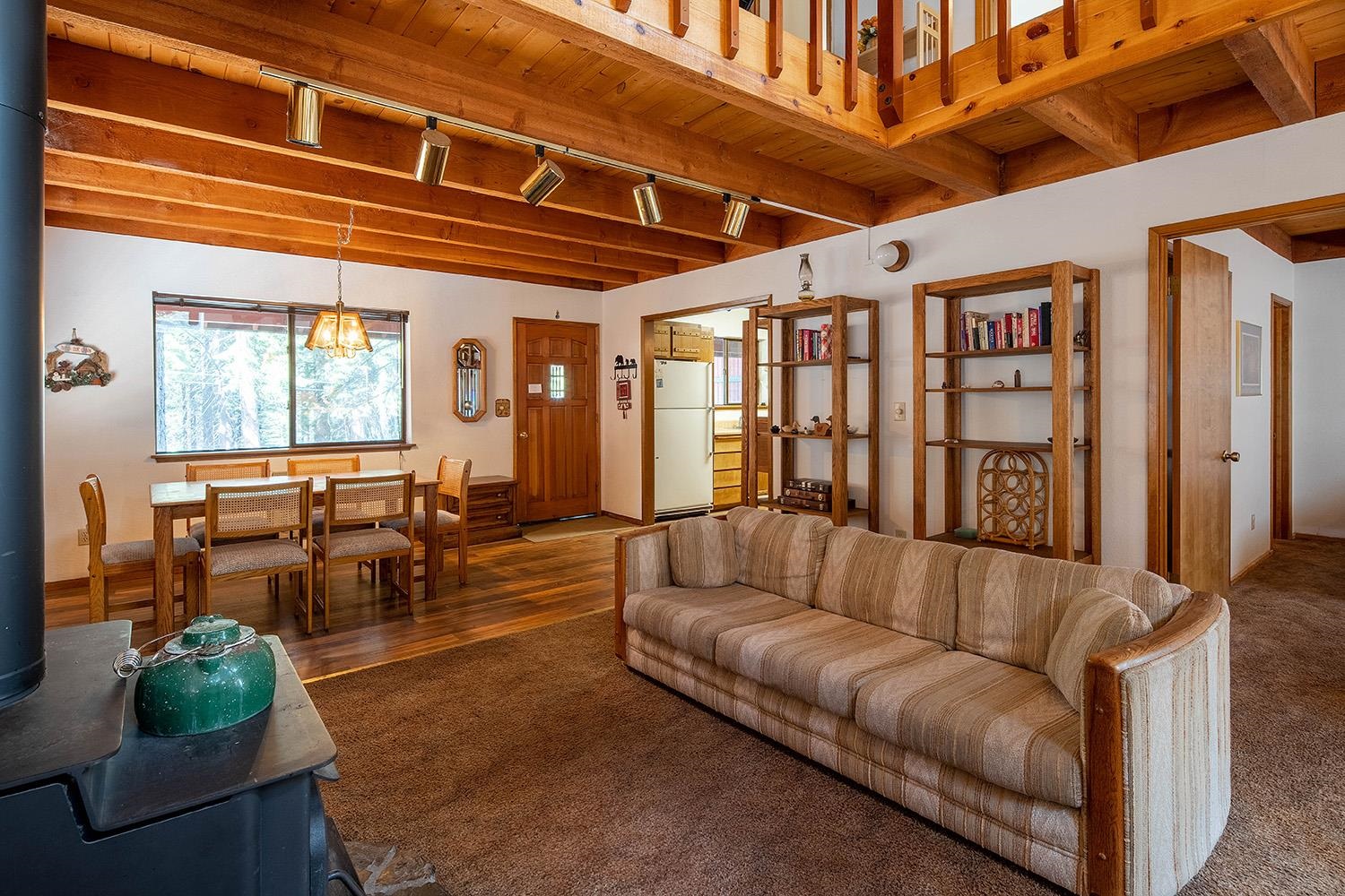 12119 Brookstone Drive Truckee, CA 96161 - Photo 7 of 21 a living room with furniture