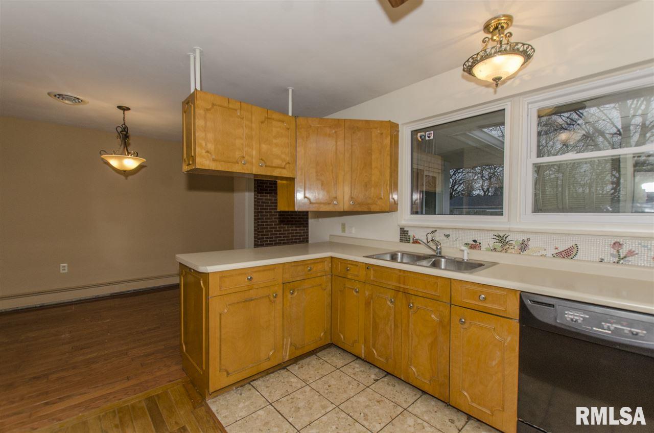 9005 North Frye Road Peoria, IL 61615 - Photo 11 of 35 Gallery Image 11