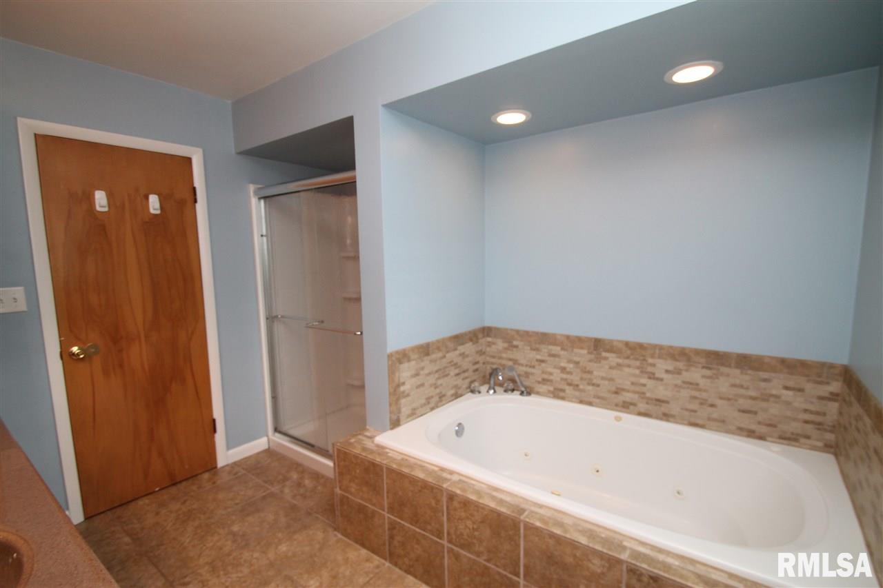 9005 North Frye Road Peoria, IL 61615 - Photo 25 of 35 Gallery Image 25