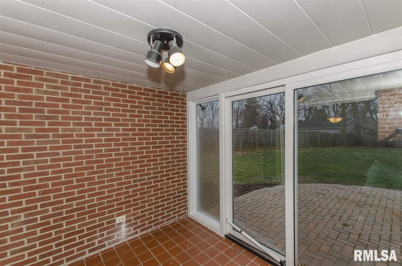 9005 North Frye Road Peoria, IL 61615 - Photo 8 of 35 Gallery Image 8