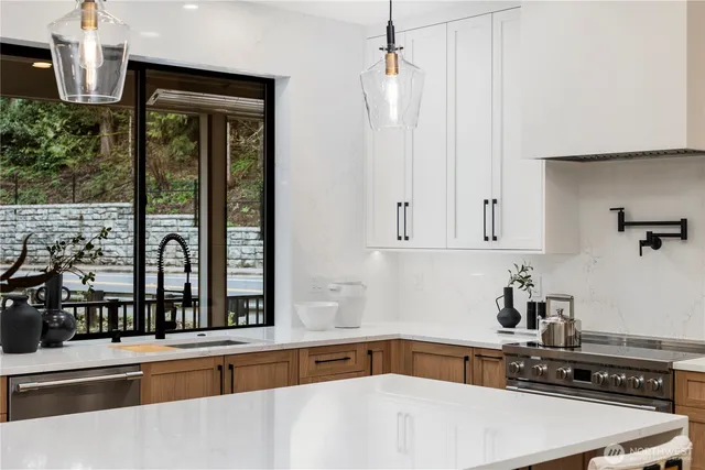 $1,988,888 | 19926 68th Avenue Northeast, Kenmore, WA 98028