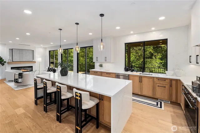 $1,988,888 | 19926 68th Avenue Northeast, Kenmore, WA 98028