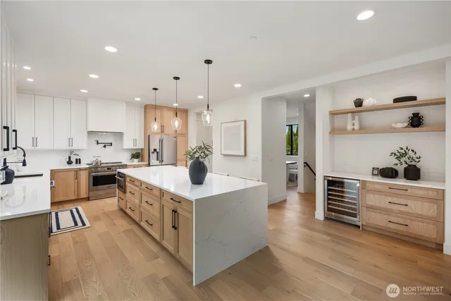 $1,988,888 | 19926 68th Avenue Northeast, Kenmore, WA 98028