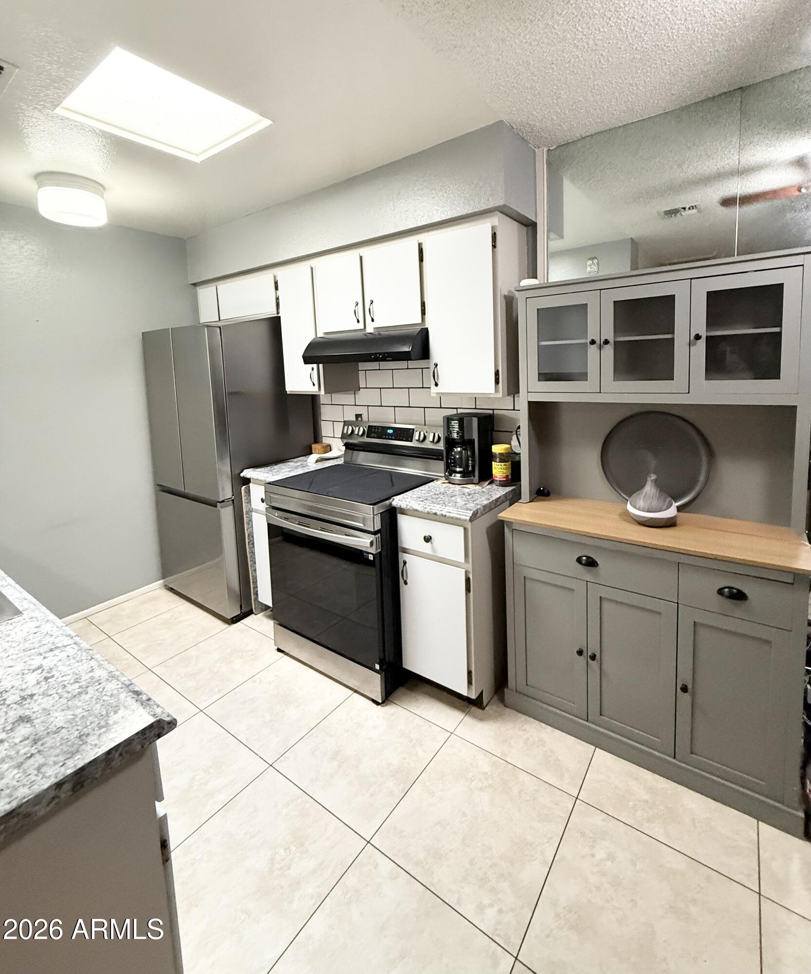 9017 West Elm Street, Unit 6 Phoenix, AZ 85037 - Photo 8 of 21 Kitchen6