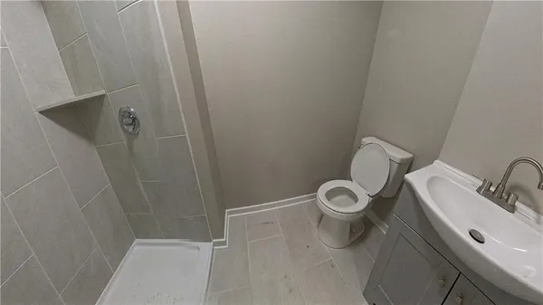 $1,195 | 4770 Railroad Avenue, Unit 2, Shawnee, KS 66226