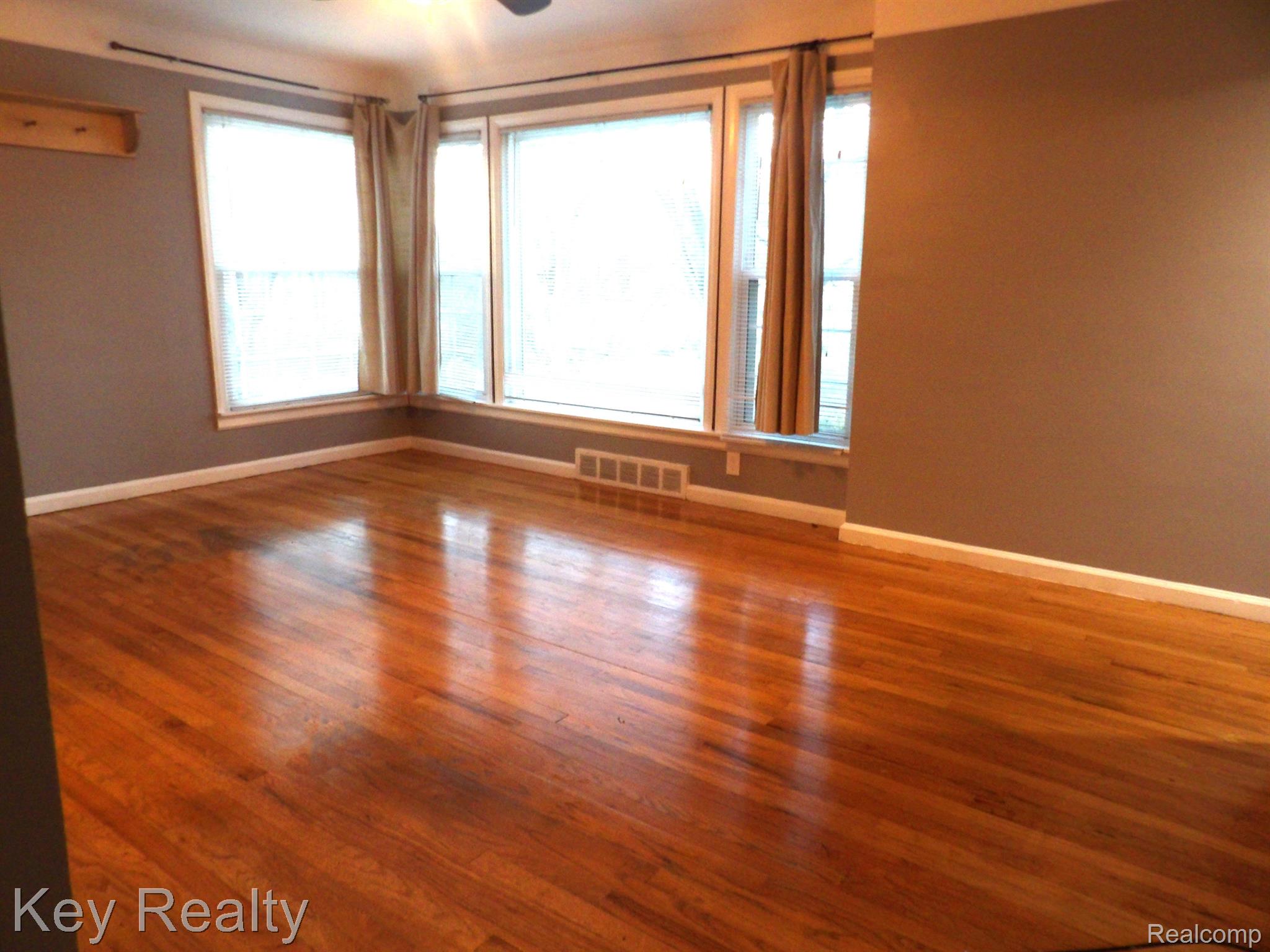 44291 Bemis Road Belleville, MI 48111 - Photo 27 of 54 Livingroom