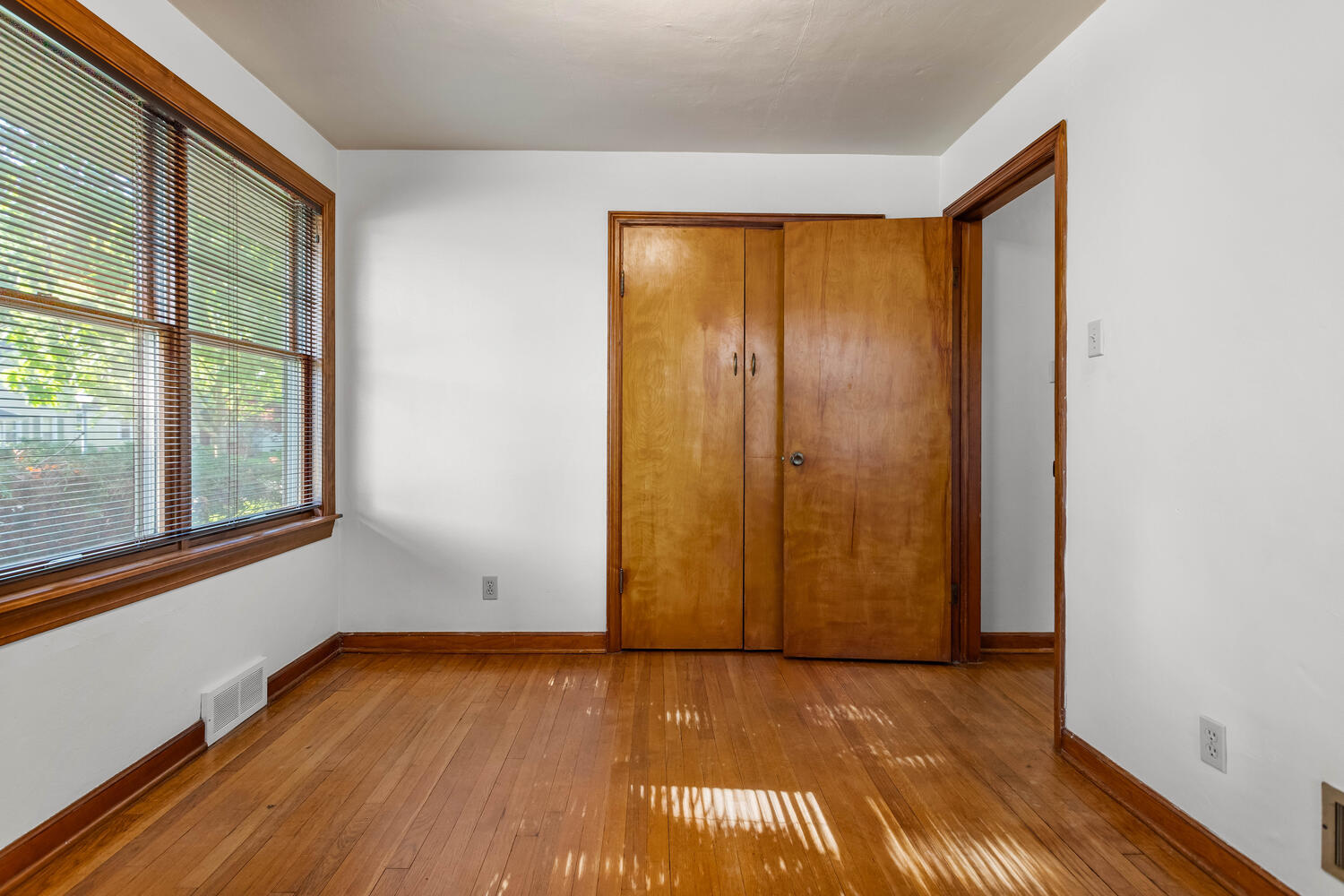 405 North Draper Avenue Champaign, IL 61821 - Photo 17 of 33 Gallery Image 17