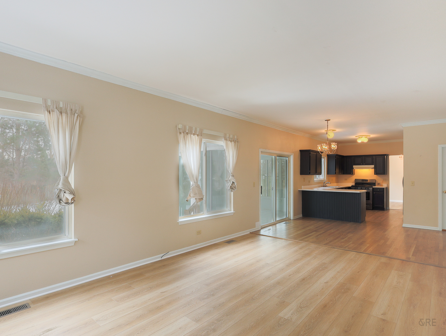 1008 Victoria Drive Fox River Grove, IL 60021 - Photo 11 of 30