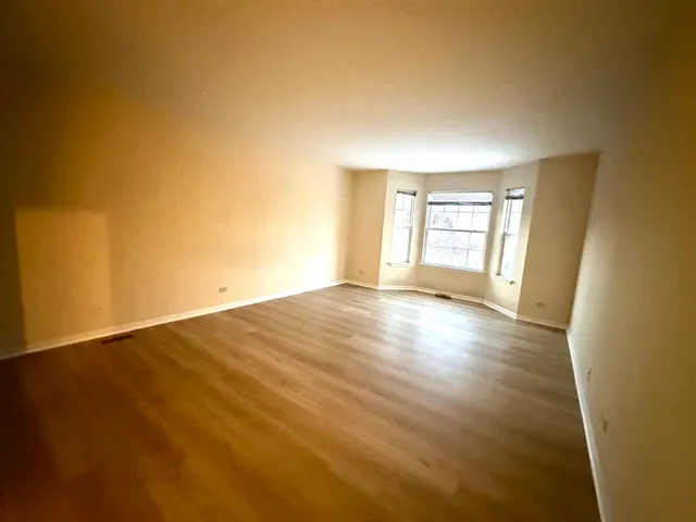 $549,900 | 1008 Victoria Drive, Fox River Grove, IL 60021