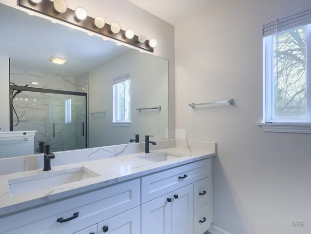 $549,900 | 1008 Victoria Drive, Fox River Grove, IL 60021