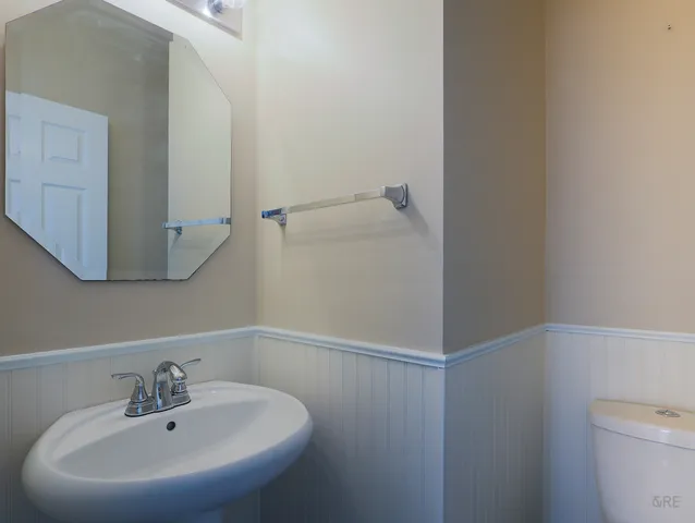 $549,900 | 1008 Victoria Drive, Fox River Grove, IL 60021