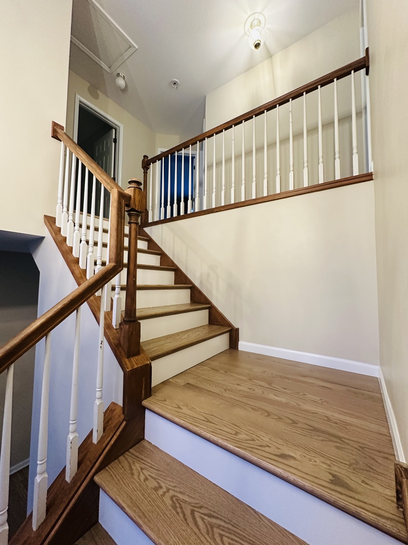 1008 Victoria Drive Fox River Grove, IL 60021 - Photo 4 of 30