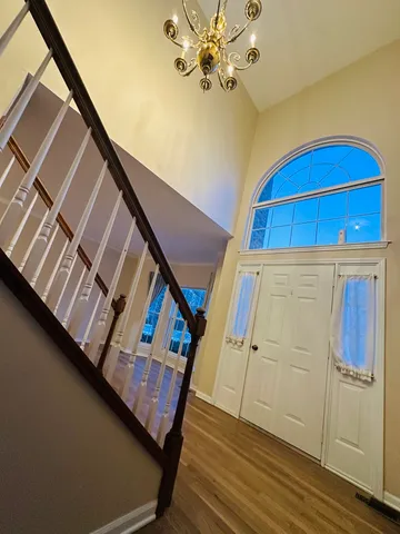 $549,900 | 1008 Victoria Drive, Fox River Grove, IL 60021